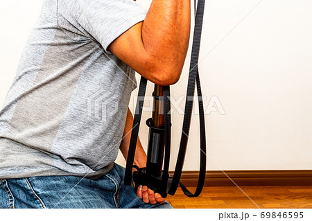 ステイホーム　頑張るシニア　シニアの健康維持 69846595