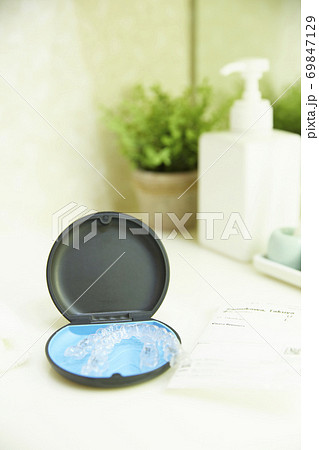 洗面所に置いているマウスピース矯正 69847129