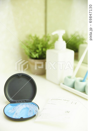 洗面所に置いているマウスピース矯正 69847130