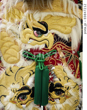 広島の神楽　舞衣装の立地的な刺繍 69847212