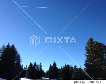 紺碧の北イタリア　スキーリゾート3 69848210