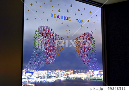 窓のデコレーション 69848511