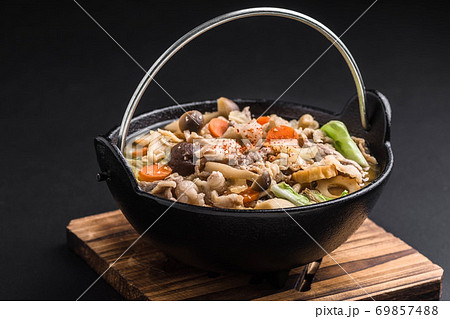 冬の定番料理 豚汁 冬の定番料理 豚汁 69857488