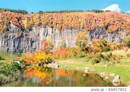 秋山郷・見玉公園の紅葉 69857852
