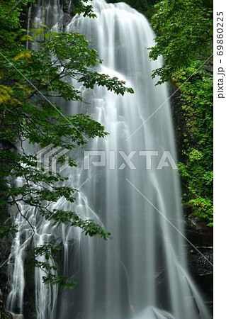 福島県耶麻郡北塩原村　小野川不動滝 69860225