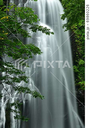 福島県耶麻郡北塩原村　小野川不動滝 69860226
