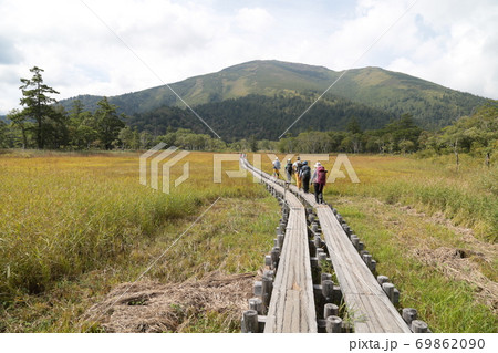 初秋の尾瀬ヶ原 木道 (Early Autumn Oze National Park) 初秋の尾瀬ヶ原 木道 (Early Autumn Oze National Park) 69862090