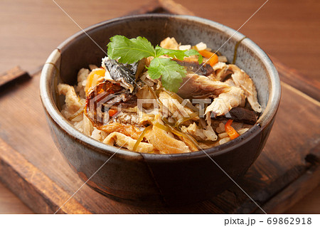炙り焼き鯖の炊き込みご飯 69862918