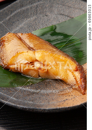 カラスカレイの煮付け 69863015