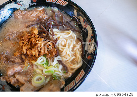 鹿児島名物 とんこつラーメンのスープ 69864329