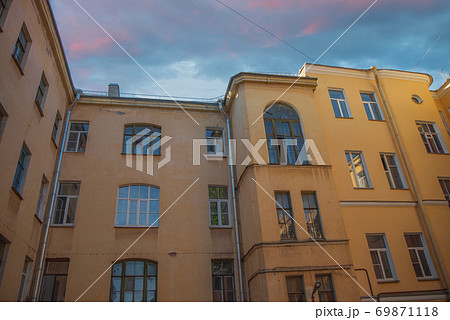 houses in the city of St. Petersburg 69871118