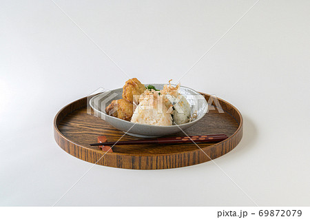 おにぎり　唐揚げ 69872079