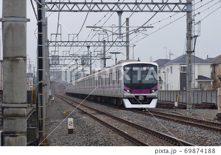 曇天を走る営団08系 曇天を走る営団08系 69874188