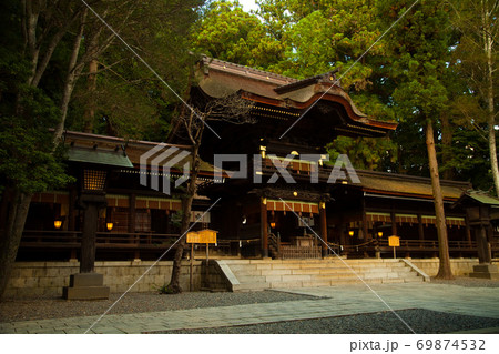 諏訪大社下社秋宮　本殿 69874532