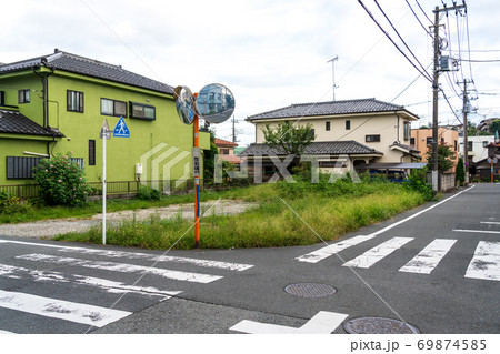 住宅街の更地　角地 69874585