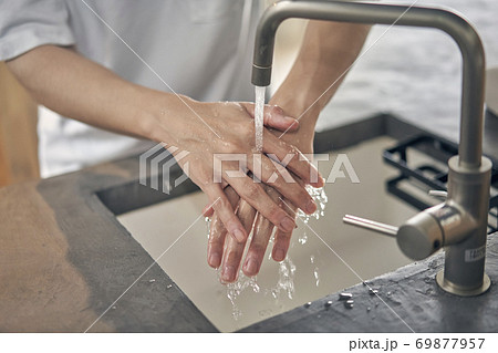手を洗おう 69877957