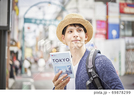 外国人旅行者　男性 69878299