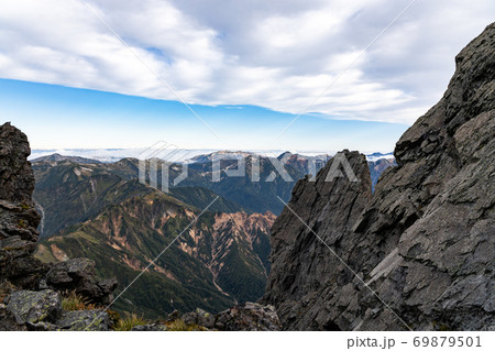 槍ヶ岳登山道の岩 槍ヶ岳登山道の岩 69879501