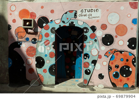 Art gallery at Calle Obispo, Havana, Cuba Art gallery at Calle Obispo, Havana, Cuba 69879904