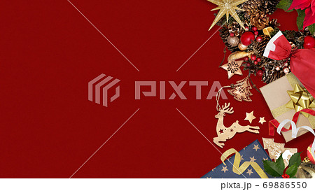 クリスマスをイメージした背景 - 複数のバリエーションがあります 69886550