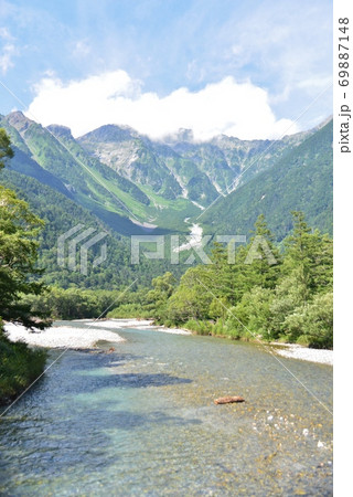 河童橋からの上高地の景色 69887148