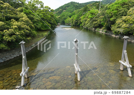 伊勢神宮内宮 五十鈴川 伊勢神宮内宮 五十鈴川 69887284