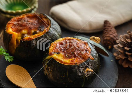 かぼちゃの丸ごとグラタン 69888345