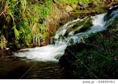 急流 滝川 滝 69890461