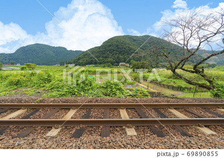 田舎の風景 木知原駅の写真素材