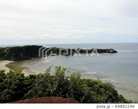 ヤンバルクイナ展望台から見える辺戸岬 ヤンバルクイナ展望台から見える辺戸岬 69892299