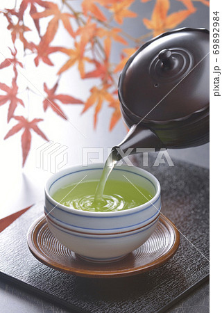 秋のお茶 秋のお茶 69892984