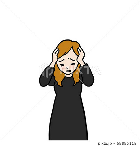 困難に直面し頭を抱える女性 69895118
