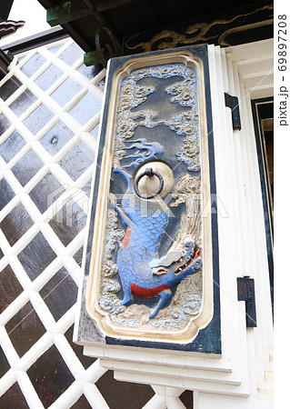 趣がある昔の蔵　鏝絵 69897208