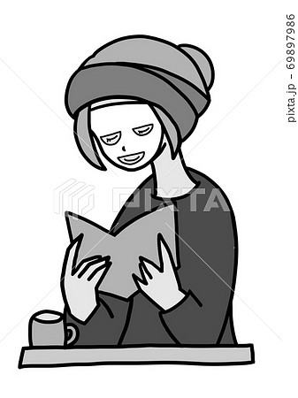 スキンケアで美容パックをしながら読書する女性の手描きイラスト モノクロ のイラスト素材