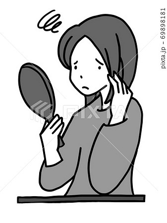 手鏡を見て肌荒れの状態が気になる女性の手描きイラスト モノクロ のイラスト素材