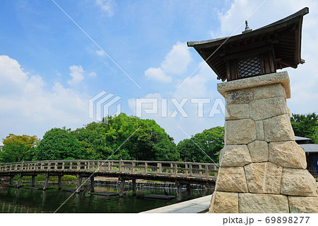 白鳥庭園、橋のある風景〈愛知県名古屋市〉 白鳥庭園、橋のある風景〈愛知県名古屋市〉 69898277