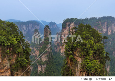 Tianzi Avatar mountains nature park - Wulingyuan China 69900132