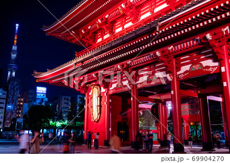 東京 浅草寺 宝蔵門とスカイツリー 東京 浅草寺 宝蔵門とスカイツリー 69904270