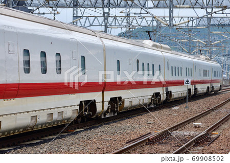 イーストアイ 69908502