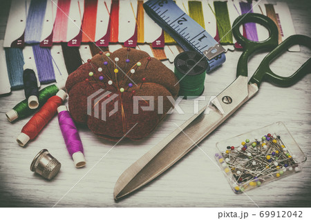 Sewing and accessories for needlework Sewing and accessories for needlework 69912042