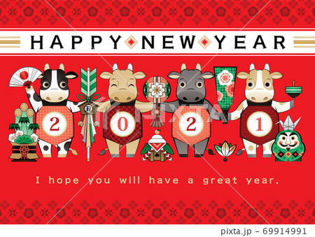 21年丑年イラスト年賀状デザイン 牛と日本の縁起物和風赤色背景 Happy New Yearのイラスト素材