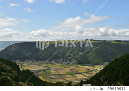 阿蘇の山並み、町並み 69919051