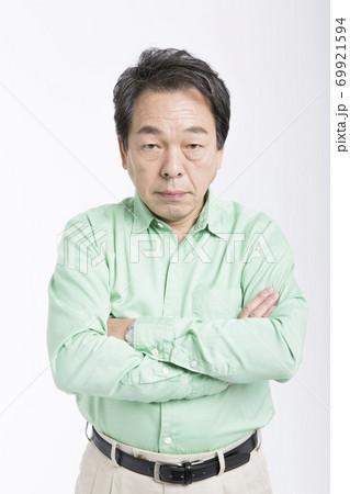怒るミドル男性 69921594