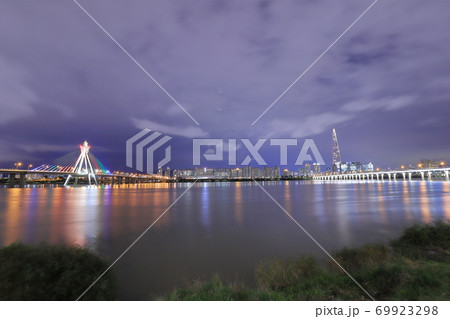 オリンピック大橋 ロッテワールドタワー 夜景 69923298