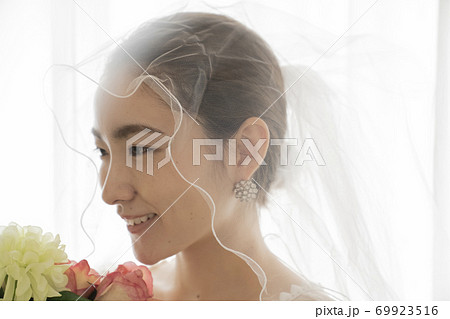 結婚する女性 結婚する女性 69923516