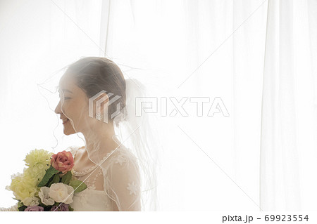 結婚する女性 結婚する女性 69923554