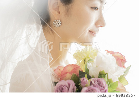 結婚する女性 結婚する女性 69923557
