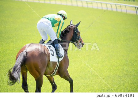 競馬場 競馬場 69924191