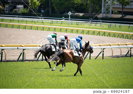 競馬場 69924197