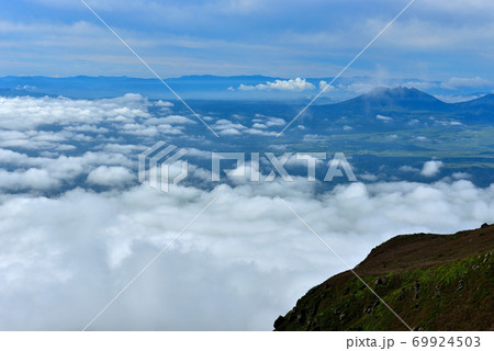 九重連山 星生山山頂からの風景 九重連山 星生山山頂からの風景 69924503